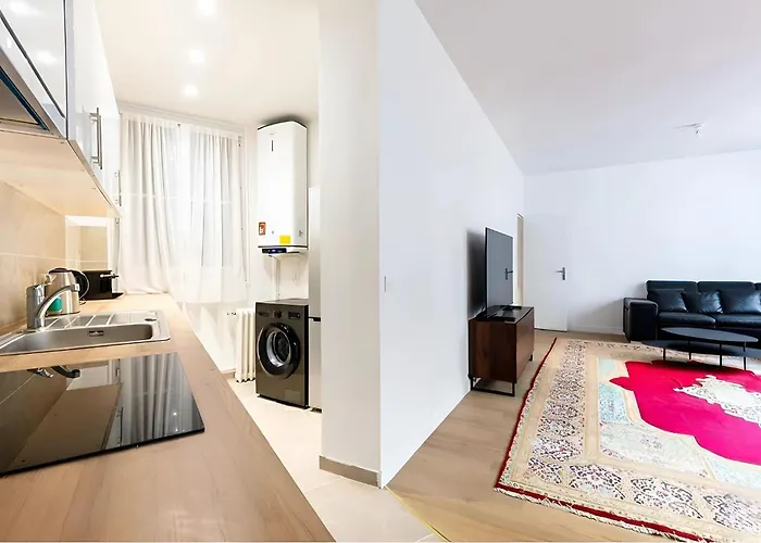 Modern 1br - Sleeps 5 - Prime 16th Location *