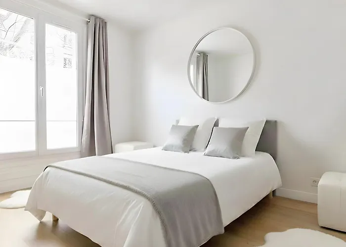 Modern 1br - Sleeps 5 - Prime 16th Location *