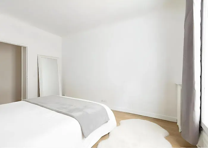 Modern 1br - Sleeps 5 - Prime 16th Location