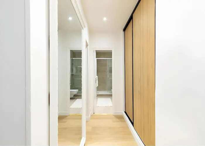Modern 1br - Sleeps 5 - Prime 16th Location *
