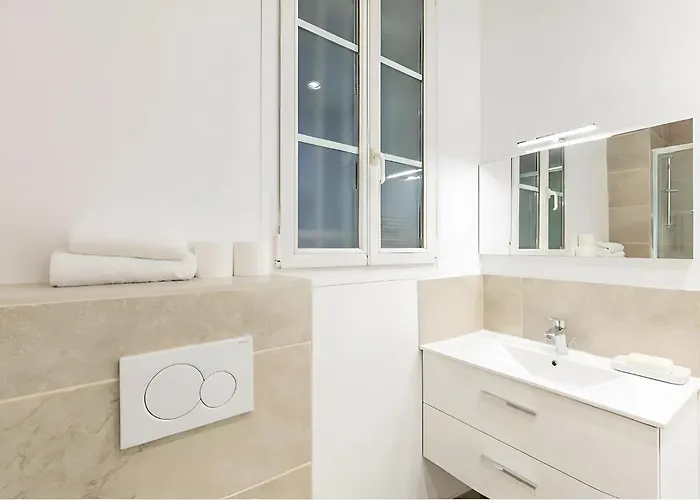 Modern 1br - Sleeps 5 - Prime 16th Location Διαμέρισμα *