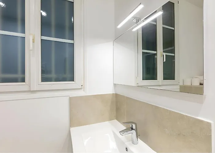Modern 1br - Sleeps 5 - Prime 16th Location Διαμέρισμα *