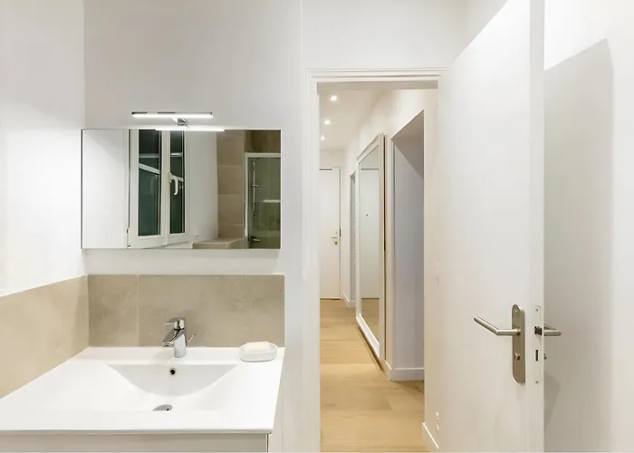 Modern 1br - Sleeps 5 - Prime 16th Location Διαμέρισμα *