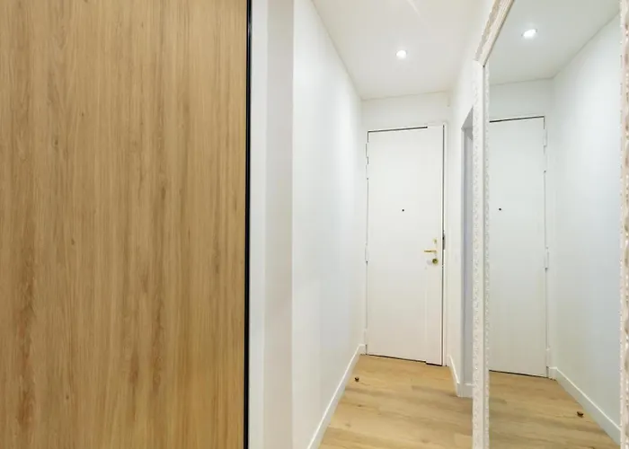 Modern 1br - Sleeps 5 - Prime 16th Location Διαμέρισμα Παρίσι